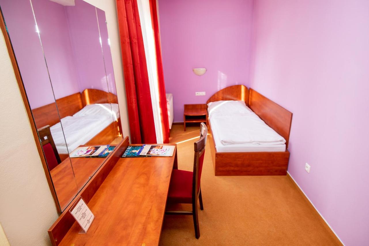 Hotel Boss Zilina Ngoại thất bức ảnh
