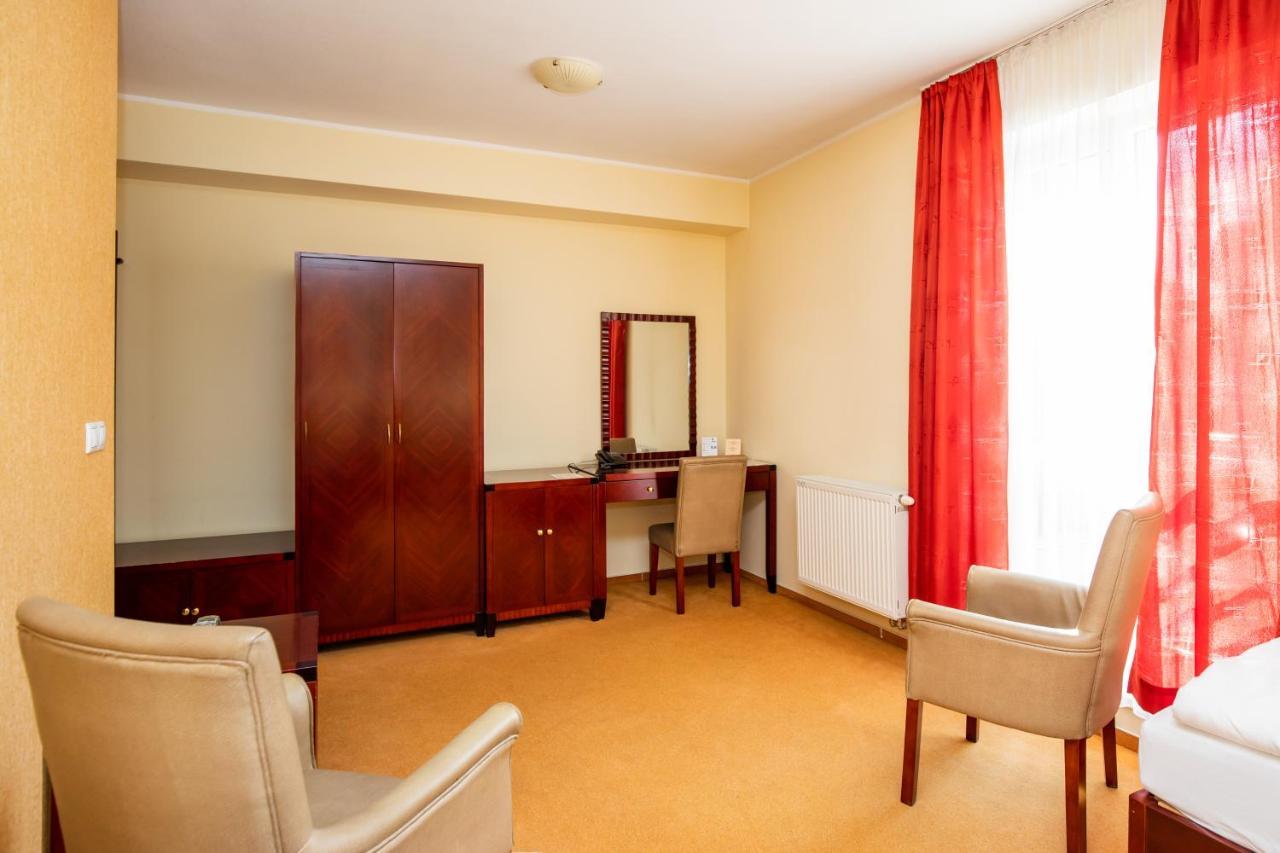 Hotel Boss Zilina Ngoại thất bức ảnh