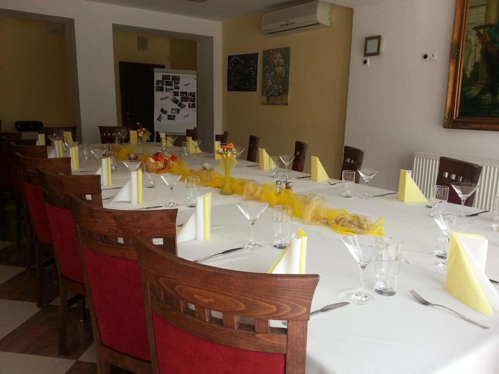 Hotel Boss Zilina Ngoại thất bức ảnh